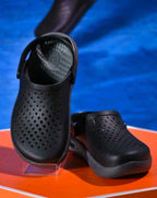 Crocss inmotion LiteRide Clogs Black
